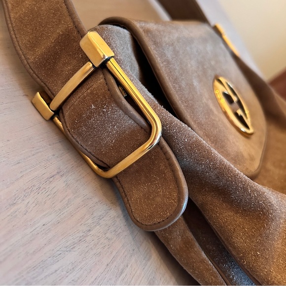 Heritage Vintage: Gucci Light Beige Suede '1973 Collection' Shoulder Bag - Picture 12 of 12